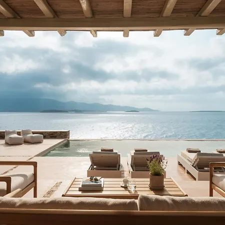 The Palm Trees - Prive Beach Access, Private Tennis/basketball Court