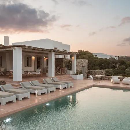 Villa The Palm Trees - Prive Beach Access, Private Tennis/basketball Court *