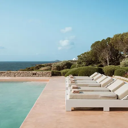 The Palm Trees - Prive Beach Access, Private Tennis/basketball Court Villa