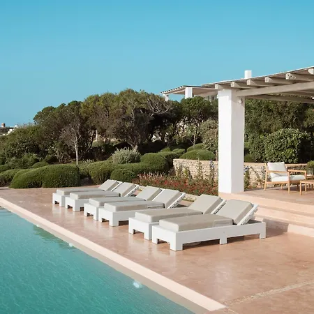 Villa The Palm Trees - Prive Beach Access, Private Tennis/basketball Court