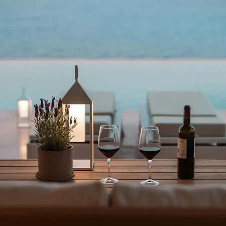 The Palm Trees - Prive Beach Access, Private Tennis/basketball Court Antiparos Town