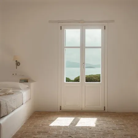 Villa The Palm Trees - Prive Beach Access, Private Tennis/basketball Court