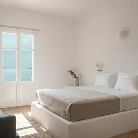 The Palm Trees - Prive Beach Access, Private Tennis/basketball Court Villa Antiparos Town