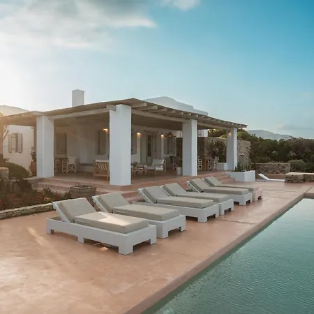 The Palm Trees - Prive Beach Access, Private Tennis/basketball Court Villa