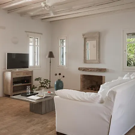 Villa The Palm Trees - Prive Beach Access, Private Tennis/basketball Court