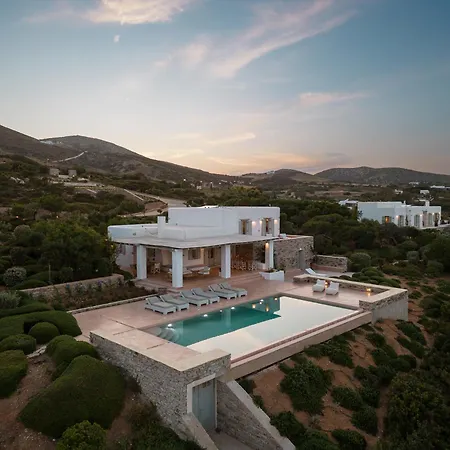 The Palm Trees - Prive Beach Access, Private Tennis/basketball Court Villa