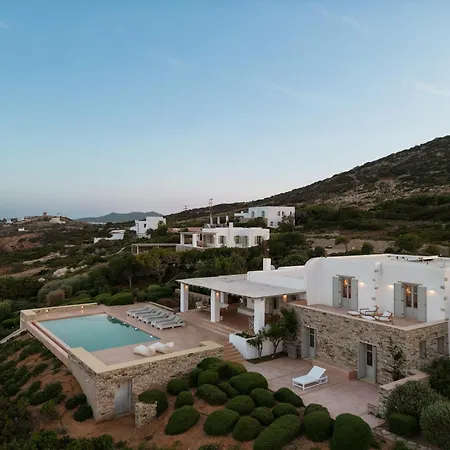 The Palm Trees - Prive Beach Access, Private Tennis/basketball Court *
