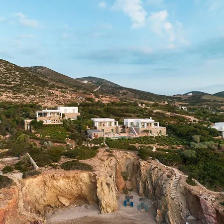 Villa The Palm Trees - Prive Beach Access, Private Tennis/basketball Court