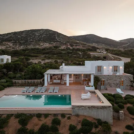 The Palm Trees - Prive Beach Access, Private Tennis/basketball Court Villa *