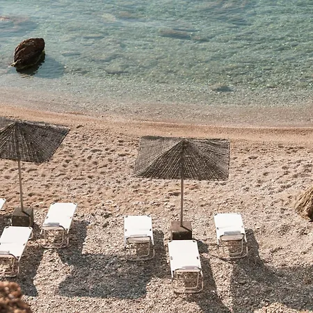 The Palm Trees - Prive Beach Access, Private Tennis/basketball Court Antiparos Town